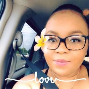 Meet your Posher, Monique